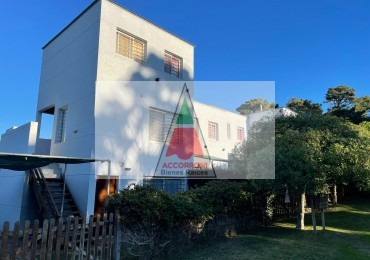 Complejo de 6 unidades en Venta